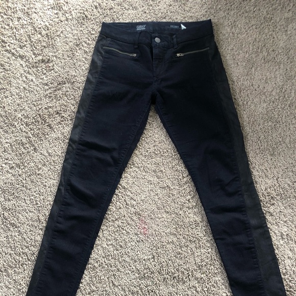 GRAY Saks 5th Avenue skinny jeans - Picture 4 of 6